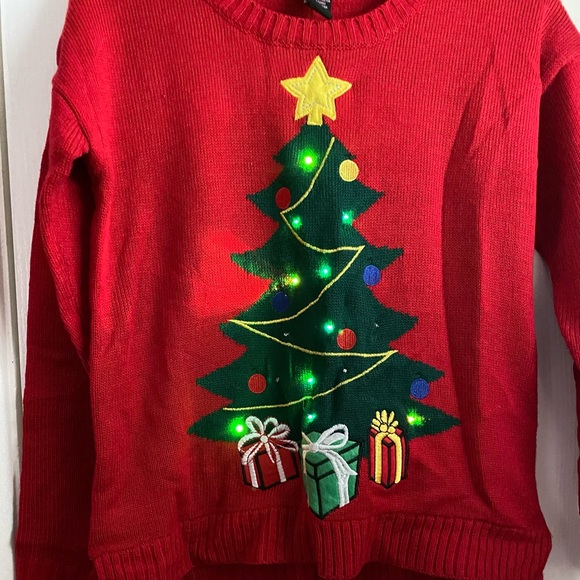 Christmas Ugly sweater that lights up. - Picture 4 of 4